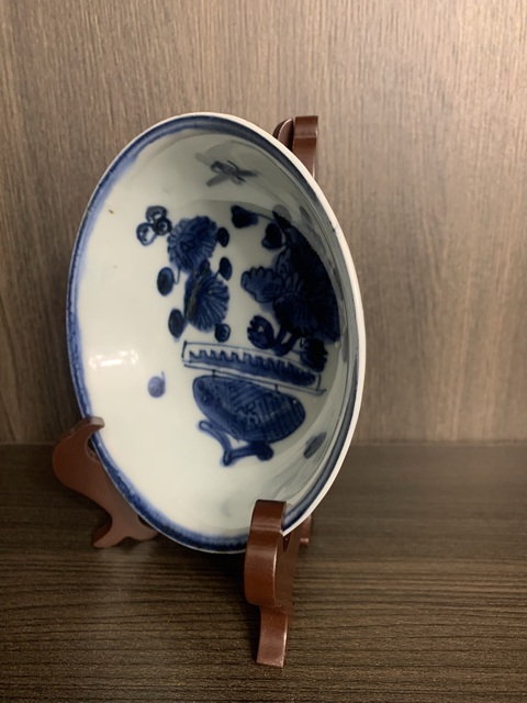 古玩陶瓷晚明青花花籃盤真品鑒賞圖