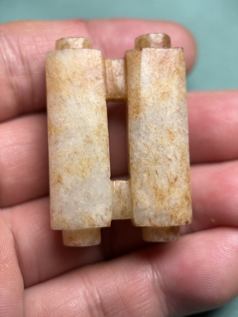 古玩玉器中古白玉紅沁雙勝真品鑒賞圖