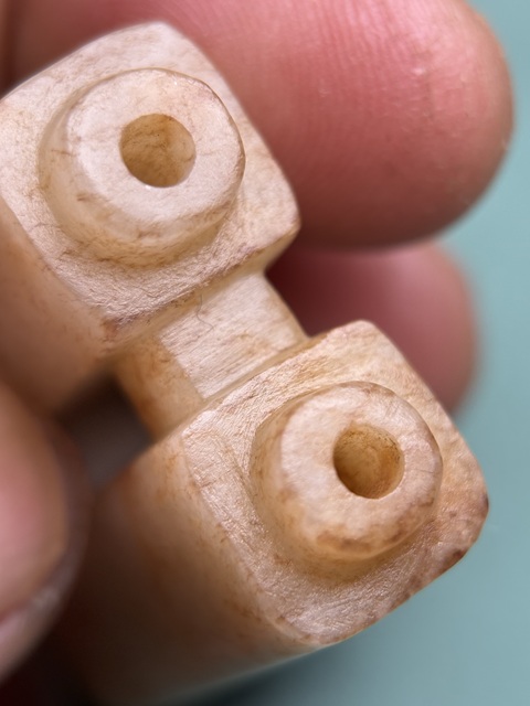 古玩玉器中古白玉紅沁雙勝真品鑒賞圖