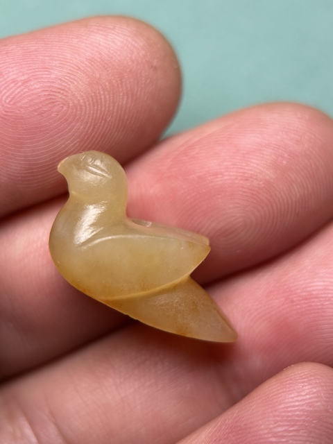 古玩玉器東漢黃玉紅沁鴿子真品鑒賞圖