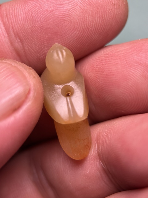 古玩玉器東漢黃玉紅沁鴿子真品鑒賞圖