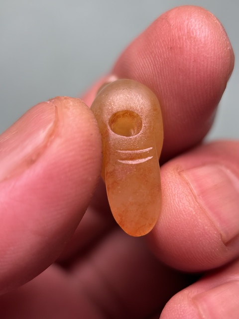 古玩玉器東漢黃玉紅沁鴿子真品鑒賞圖