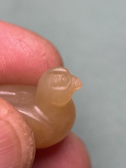 古玩玉器東漢黃玉紅沁鴿子真品鑒賞圖