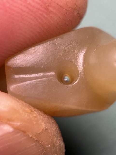 古玩玉器東漢黃玉紅沁鴿子真品鑒賞圖