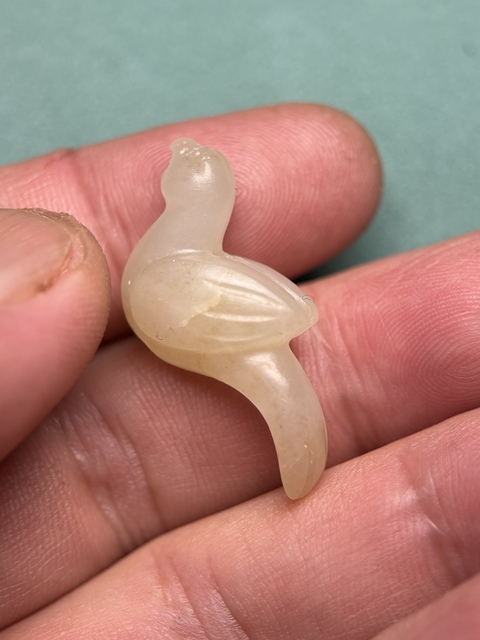 古玩玉器東漢紅沁白玉鴿子真品鑒賞圖