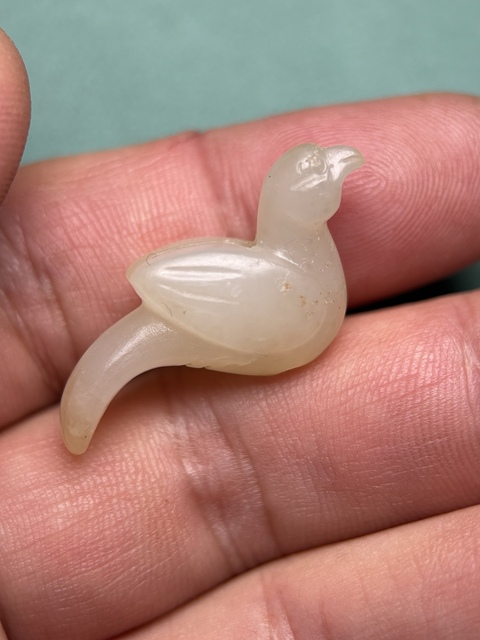 古玩玉器東漢紅沁白玉鴿子真品鑒賞圖