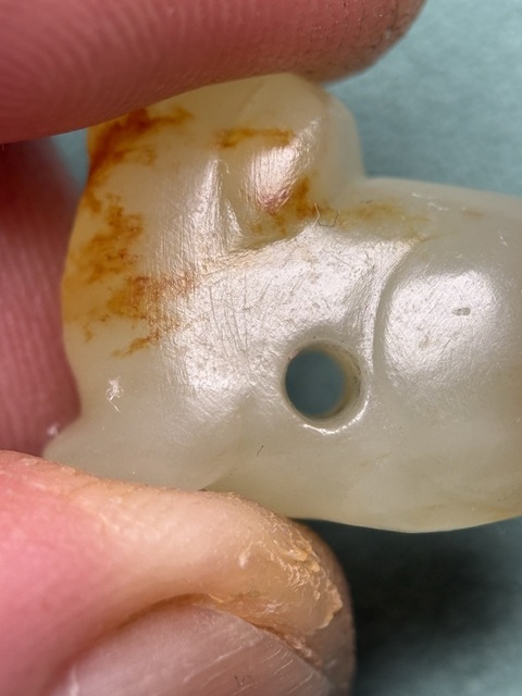 古玩玉器六朝籽料紅沁瑞獸真品鑒賞圖