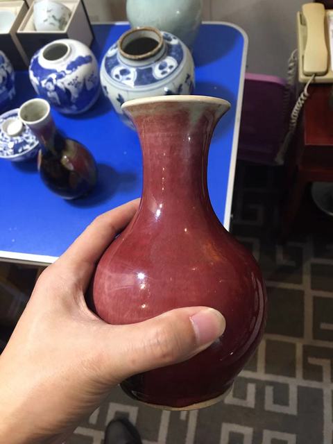 古玩陶瓷郎紅釉撇口瓶真品鑒賞圖