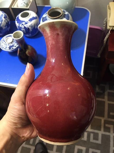 古玩陶瓷郎紅釉撇口瓶真品鑒賞圖