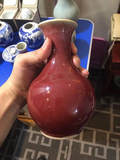 古玩陶瓷郎紅釉撇口瓶真品鑒賞圖