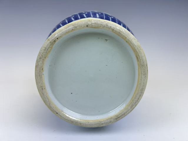 古玩陶瓷清中期·青花花卉雙耳盤口瓶真品鑒賞圖