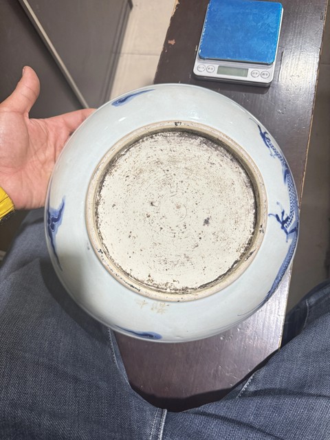 古玩陶瓷青花過墻龍紋盤真品鑒賞圖