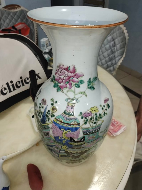 古玩陶瓷粉彩清供博古紋觀音瓶真品鑒賞圖