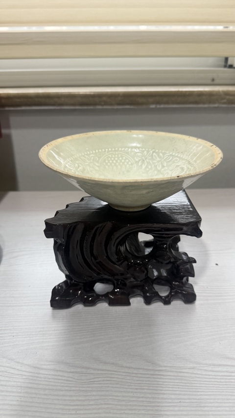 古玩陶瓷青白釉娃娃碗真品鑒賞圖