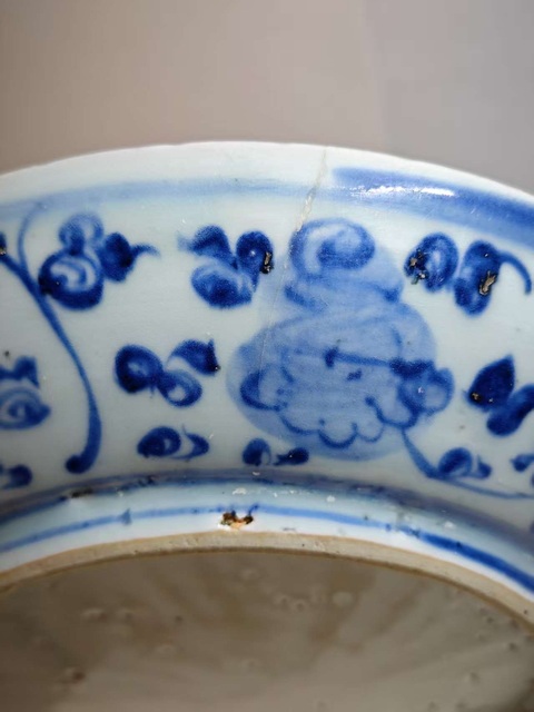 古玩陶瓷明中期青花花卉紋盤拍賣,當前價格5678元