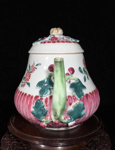 古玩陶瓷粉彩花卉堆塑壺真品鑒賞圖