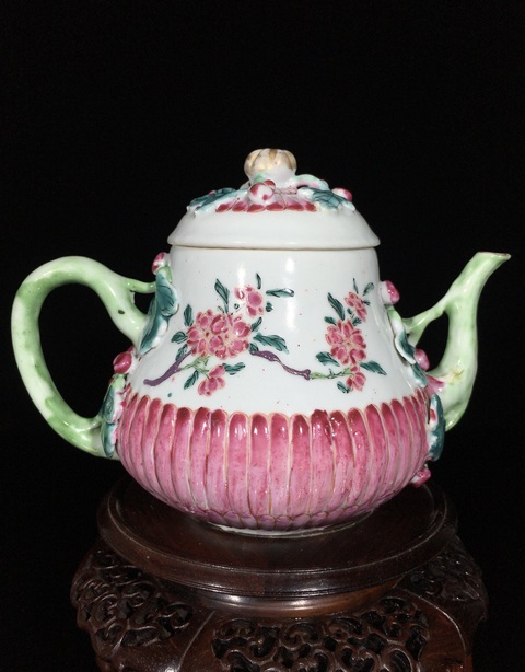 古玩陶瓷粉彩花卉堆塑壺真品鑒賞圖