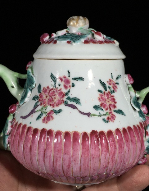 古玩陶瓷粉彩花卉堆塑壺真品鑒賞圖