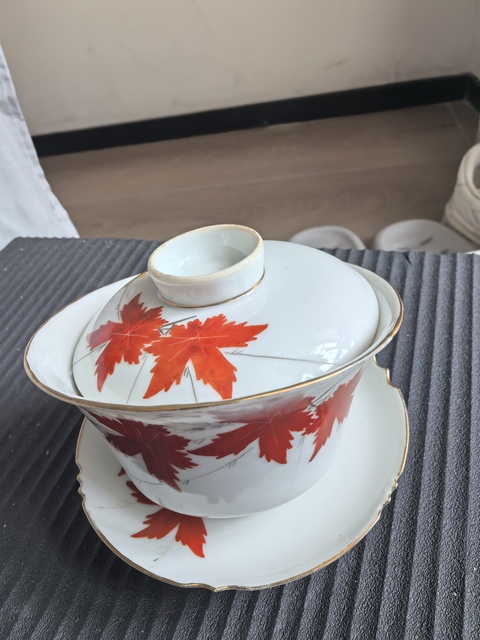 古玩陶瓷民國礬紅彩蓋碗真品鑒賞圖