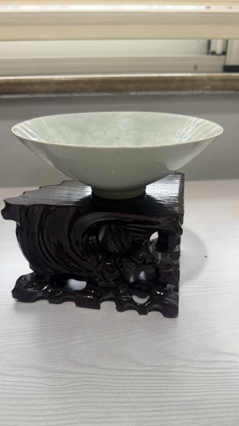 古玩陶瓷青白釉刻云氣紋斗笠碗真品鑒賞圖
