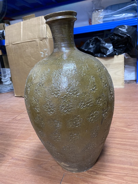古玩陶瓷青釉印花瓶真品鑒賞圖