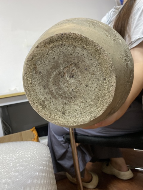 古玩陶瓷青釉印花瓶真品鑒賞圖