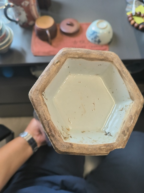 古玩陶瓷青花山水人物紋六方瓶真品鑒賞圖