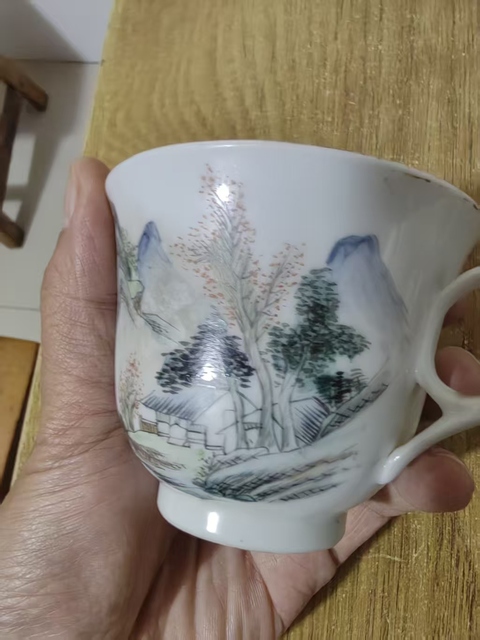 古玩陶瓷淺絳彩山水人物杯真品鑒賞圖