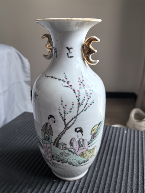 古玩陶瓷民國粉彩瓶真品鑒賞圖