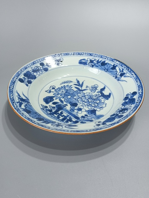 古玩陶瓷青花花卉紋盤真品鑒賞圖