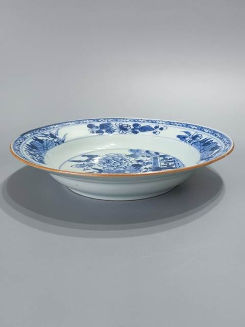 古玩陶瓷青花花卉紋盤真品鑒賞圖
