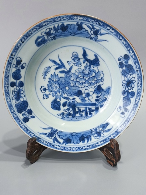 古玩陶瓷青花花卉紋盤真品鑒賞圖