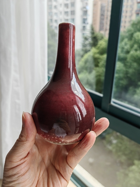 古玩陶瓷霽紅釉膽瓶真品鑒賞圖