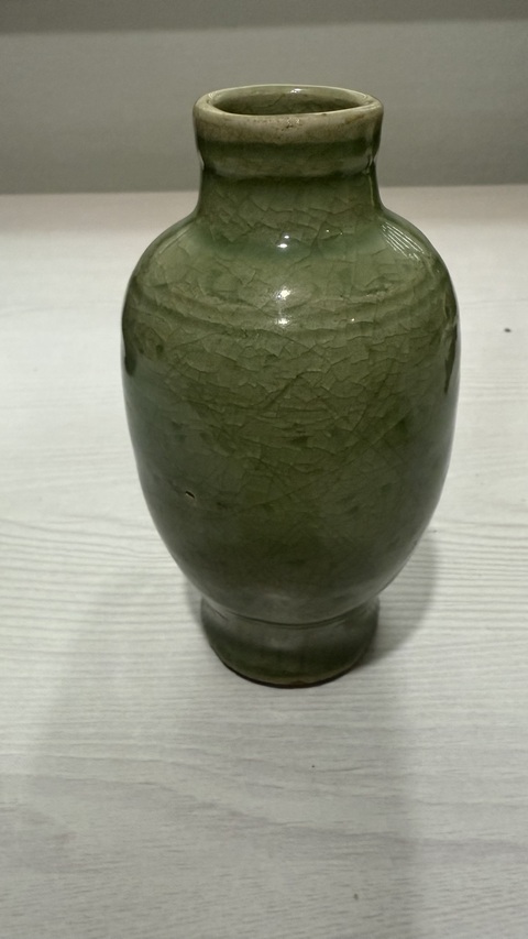 古玩陶瓷龍泉青瓷刻花橄欖瓶真品鑒賞圖