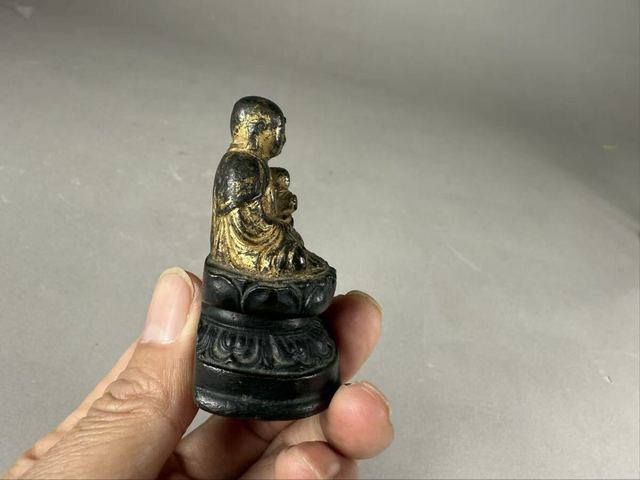 古玩銅器銅造像真品鑒賞圖