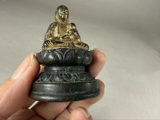 古玩銅器銅造像真品鑒賞圖