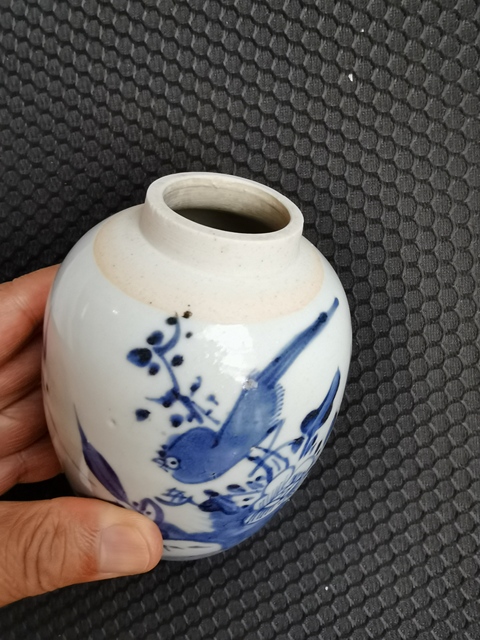 古玩陶瓷花鳥紋青花罐真品鑒賞圖