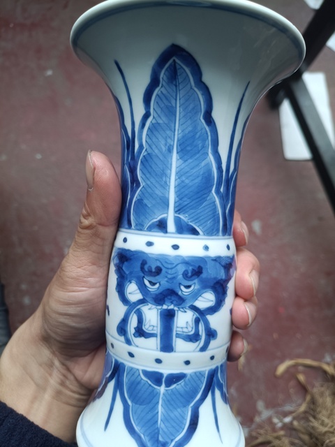 古玩陶瓷青花饕餮紋花觚，疑似復(fù)窯真品鑒賞圖