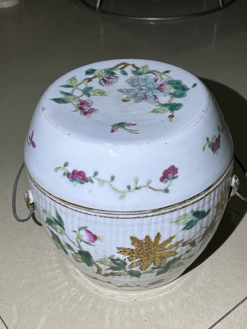 古玩陶瓷景鎮王源茂造款塑像粉彩蓋罐真品鑒賞圖