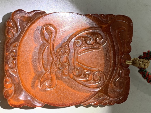 古玩玉器琥珀牌子真品鑒賞圖