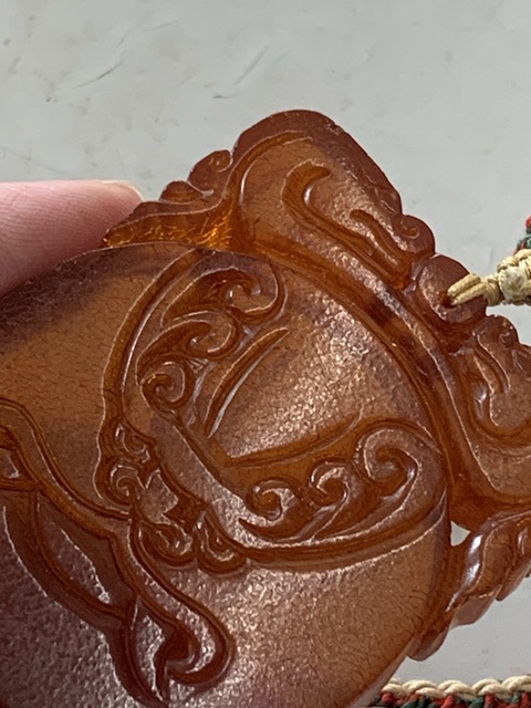 古玩玉器琥珀牌子真品鑒賞圖
