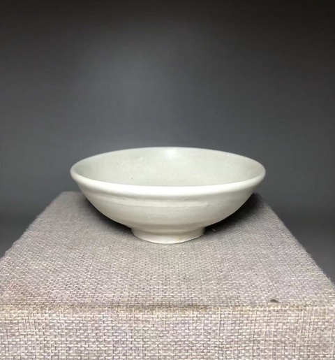 古玩陶瓷邢窯白瓷茶盞真品鑒賞圖