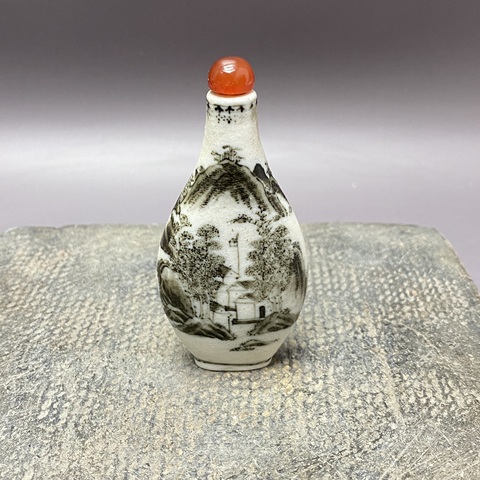 古玩陶瓷山水紋鼻煙壺真品鑒賞圖