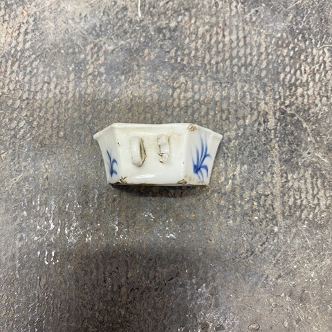 古玩陶瓷晚清扇面型青花鳥食碗真品鑒賞圖