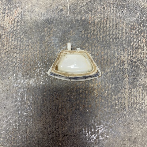 古玩陶瓷晚清扇面型青花鳥食碗真品鑒賞圖