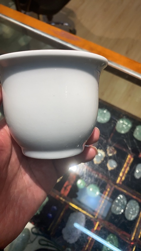 古玩陶瓷白釉花盆真品鑒賞圖
