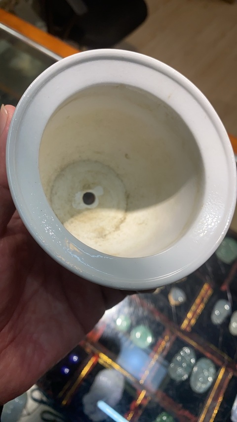 古玩陶瓷白釉花盆真品鑒賞圖