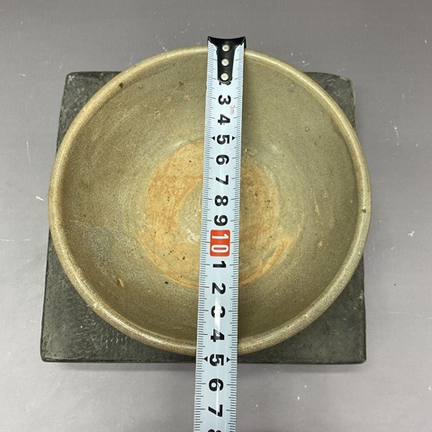 古玩陶瓷龍泉窯青釉碗真品鑒賞圖