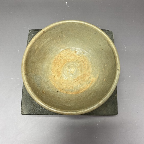 古玩陶瓷龍泉窯青釉碗真品鑒賞圖