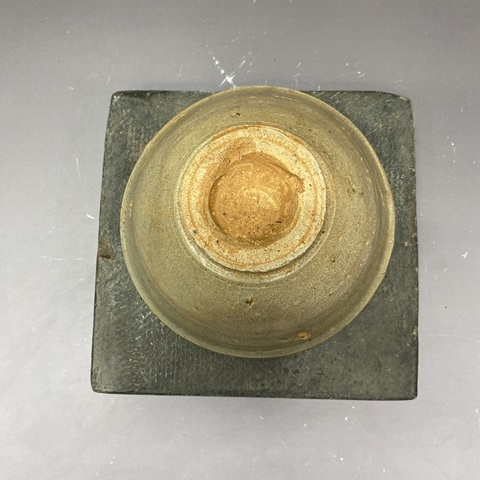 古玩陶瓷龍泉窯青釉碗真品鑒賞圖